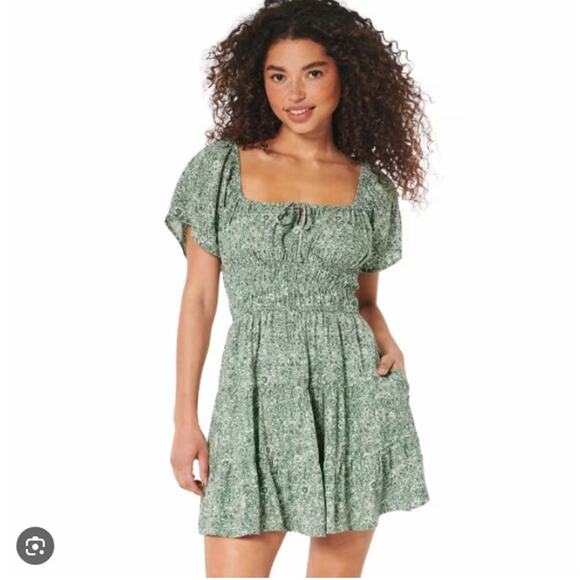 Hollister Dresses & Skirts - Hollister Green Floral Short Sleeve Mini Dress with Shorts size XXSP Cottagecore